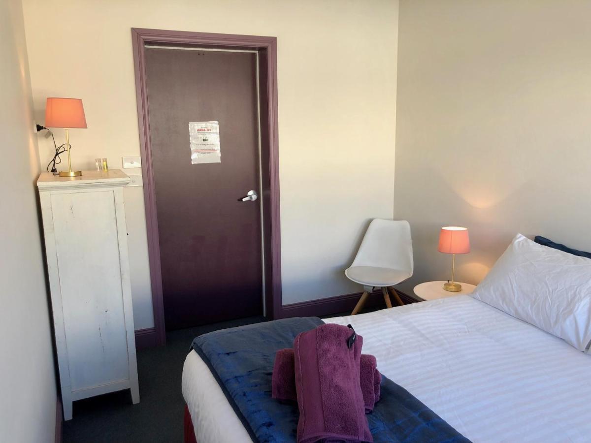 The Nook Backpackers Hostel โฮบาร์ต ภายนอก รูปภาพ