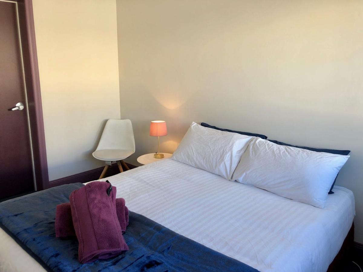 The Nook Backpackers Hostel โฮบาร์ต ภายนอก รูปภาพ