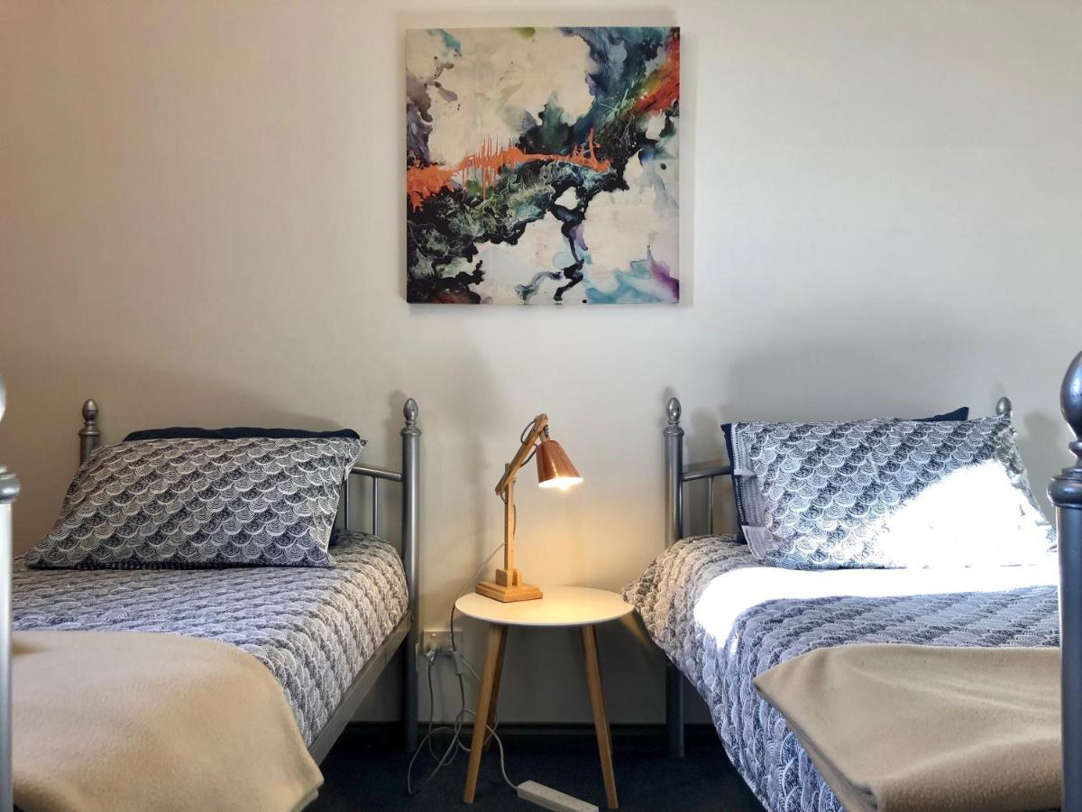 The Nook Backpackers Hostel โฮบาร์ต ภายนอก รูปภาพ