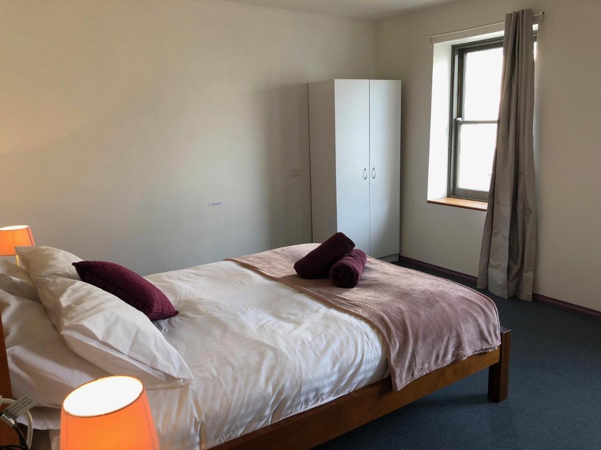 The Nook Backpackers Hostel โฮบาร์ต ภายนอก รูปภาพ